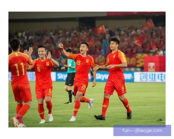 国足十八强赛大连主场不敌沙特出线前景骤紧球迷叹息与反思并起